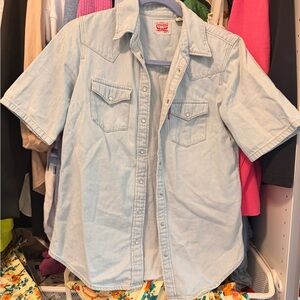 Levi's women’s xs Light Blue Denim Shirt